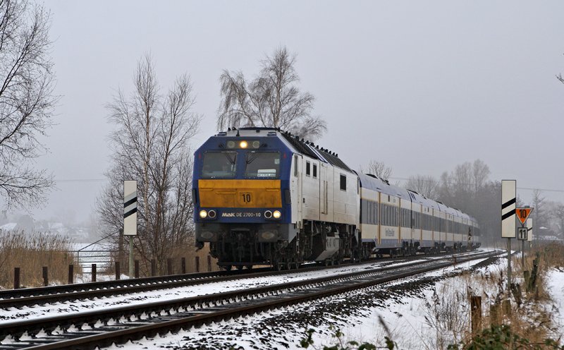 DE 2700-10 am 23.12.2009 mit einer NOB nach Westerland bei Wilster.