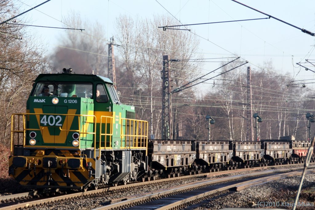 DE 402 fhrt mit leerem Coil-Zug durch Gelsenkirchen-Schalke.  --  20.01.2010  --