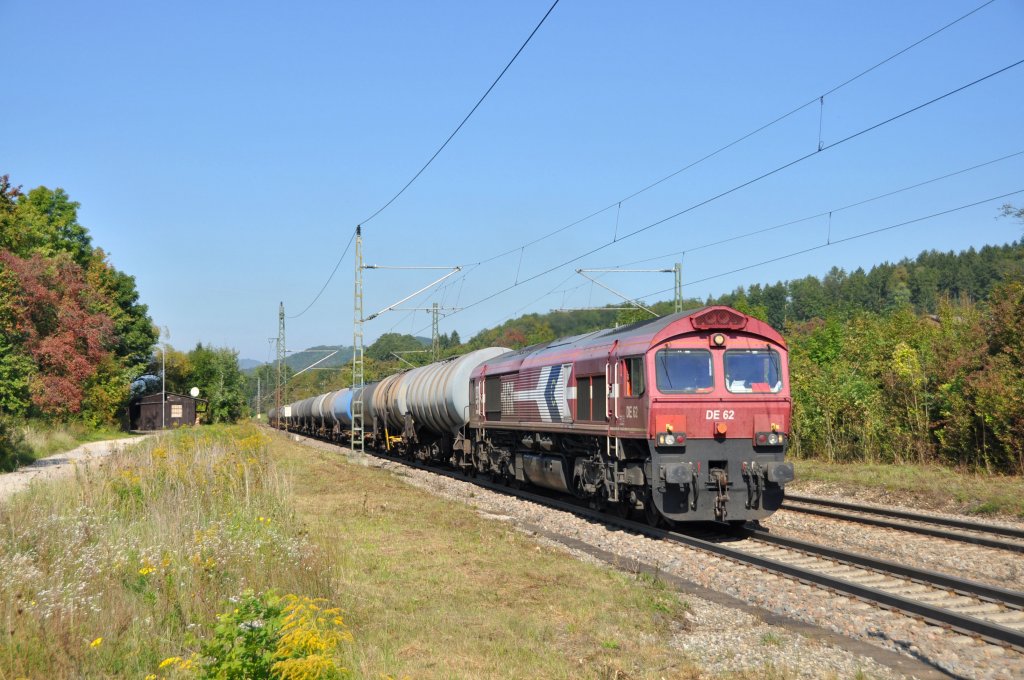 DE 62 Class 66 der HGK mit Kesselwagen Richtung Ulm in Gingen am 23.9.2010