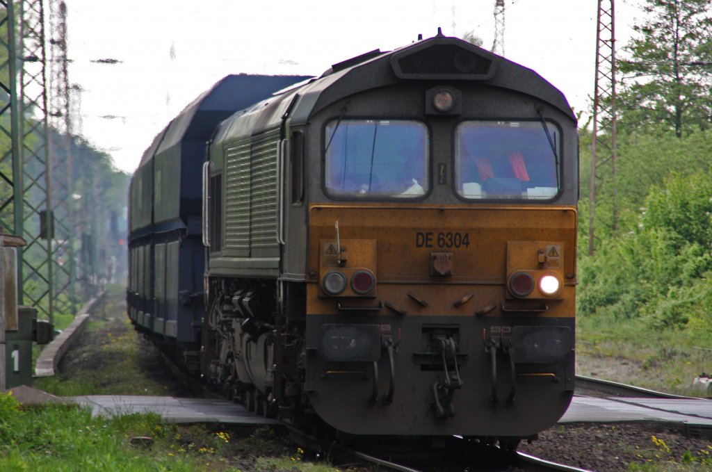 DE 6304 am 14.5.10 in ratingen-Lintorf
Gru an den netten Tf fr diese wircklich ausgefallende Lichthupe