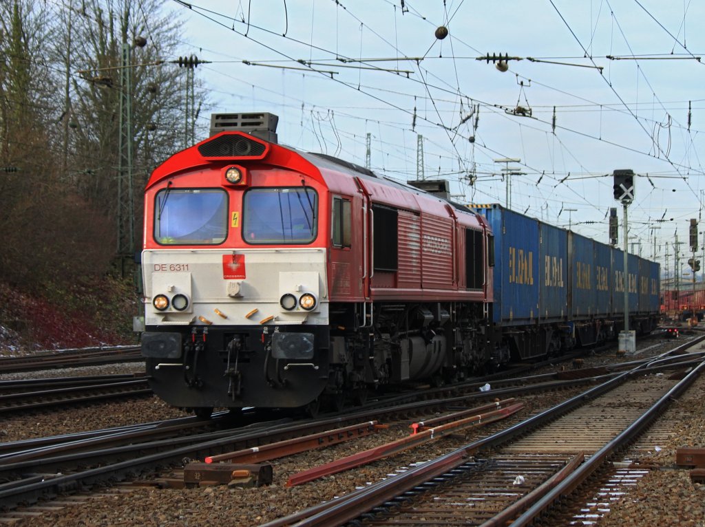 DE 6311 von Crossrail (Hana) verl��t am 13.12.2012 mit einem Bulkhaul-Ganzzug am Haken Aachen West Richtung Belgien.