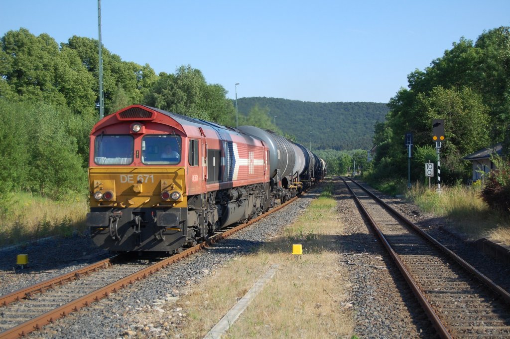 DE 671 von HGK durchfuhr am 20.07.2010 mit dem lzug von Brakel nach HH - Hohe Scharr den Hp Bad Driburg.