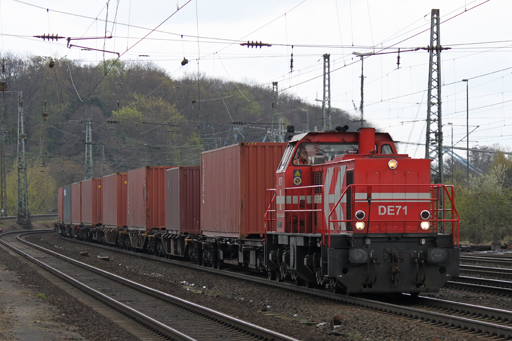 DE 71 am 7.4.12 mit Gz in Kln-West.