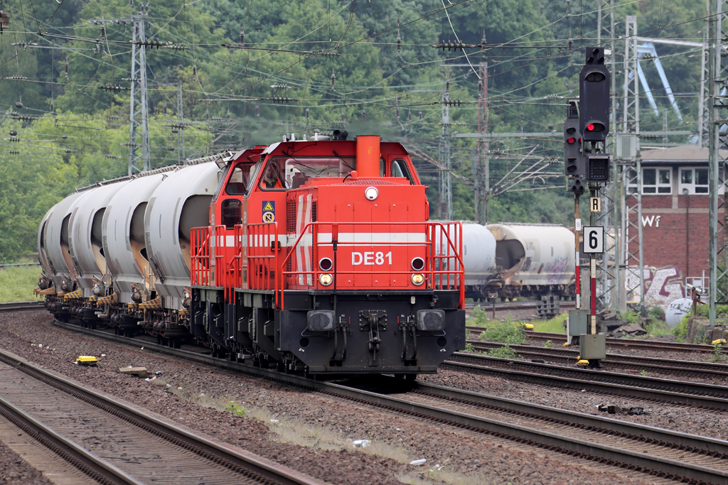 DE 81 mit DE 92 in Kln-West 20.5.2013 