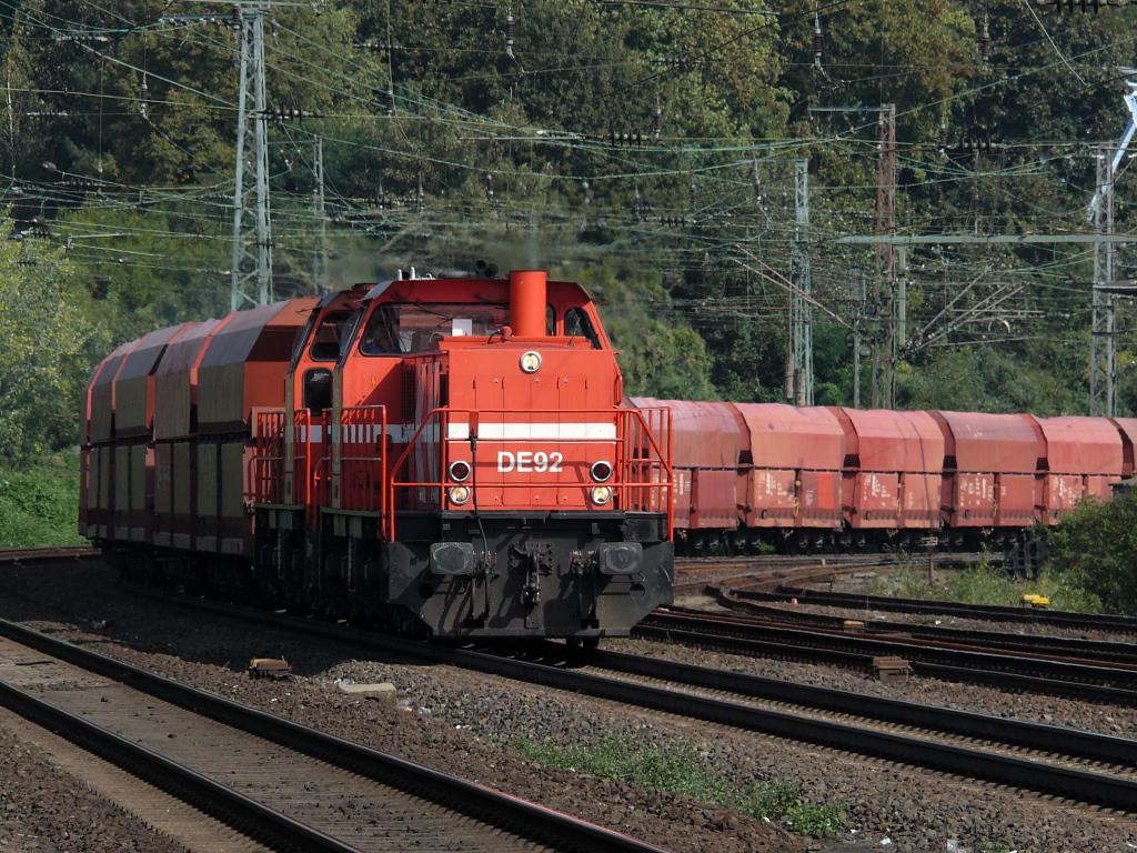 DE 92 und 94 mit Schttgutwagen. Kln-West. 24.09.2011.