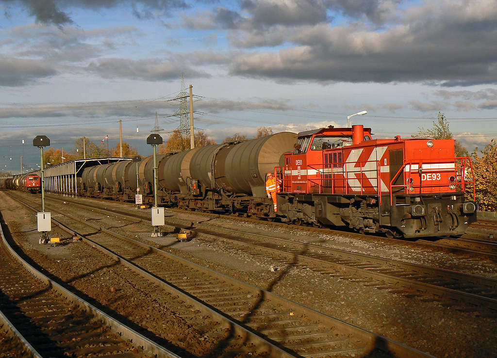 DE13 und DE93 der HGK in Brhl-Vochem am 08.11.2010 