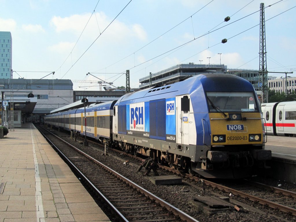 DE2000-03 (223 055-5)  Radio SH  der NOB steht am 22. August 2012 mit einer NOB nach Westerland (Sylt) in Hamburg-Altona 
