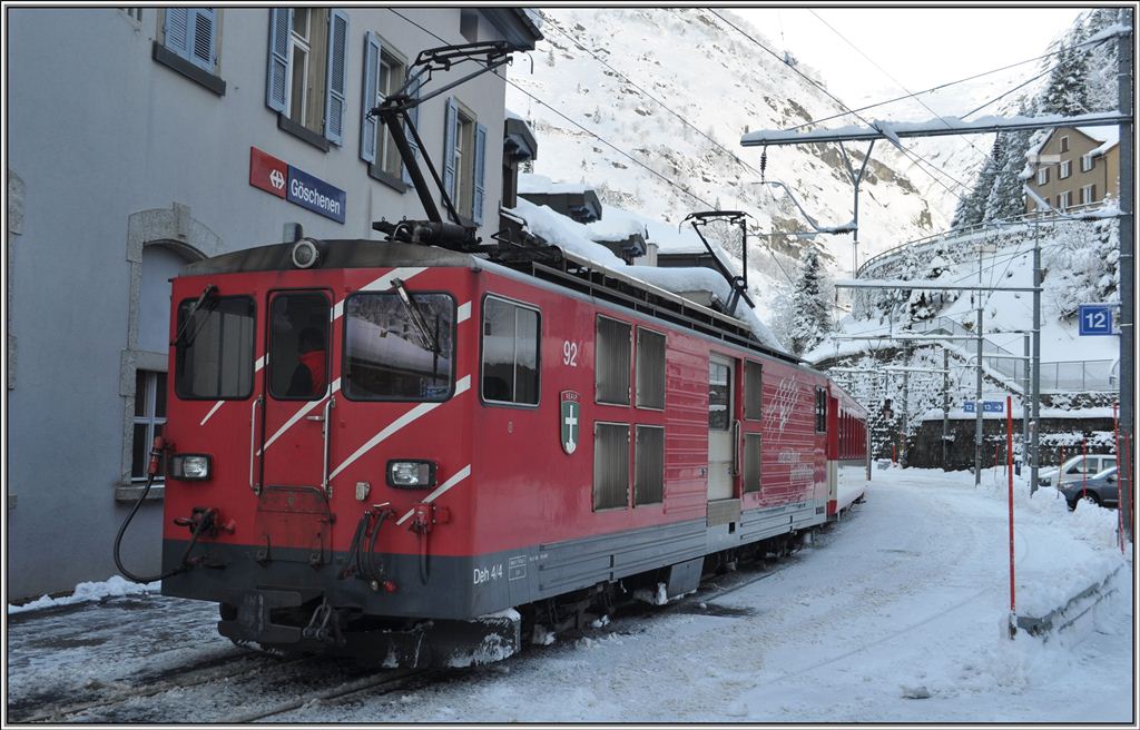 Deh 4/4 II 92  Realp  in Gschenen. (19.12.2012)