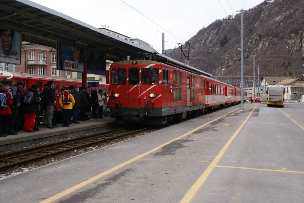 Deh 4/4 II 94 fhrt am 17.2.10 mit 15-mintiger Versptung in Brig ein. Dies wegen einer Stellwerksstrung.