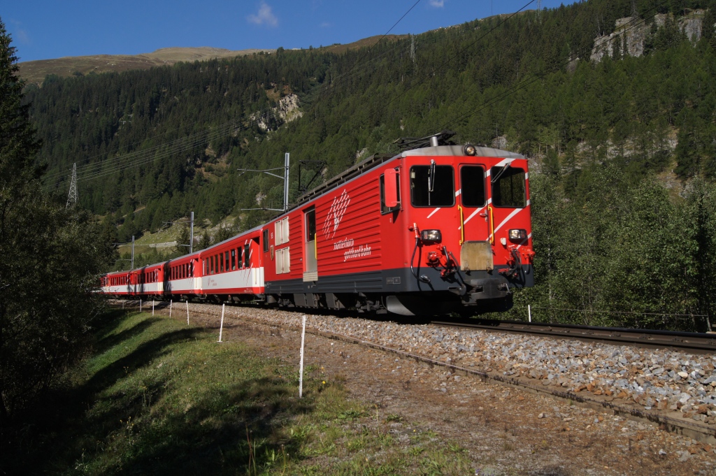 Deh 4/4 II 95 verlsst am 15.9.11 Oberwald mit dem R 530 Richtung Andermatt.