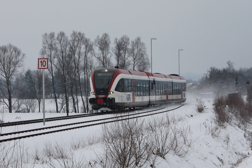 Den Pendelverkehr zwischen Graz Hauptbahnhof und Wettmansttten , sprich die Linie S61 Wird Werktags/Tagsber zumeist von Triebwagen der Reihe 5070 gefhrt. 8505 ist kurz vor seinem Ziel (Wettmansttten) am 12.02.2013 
