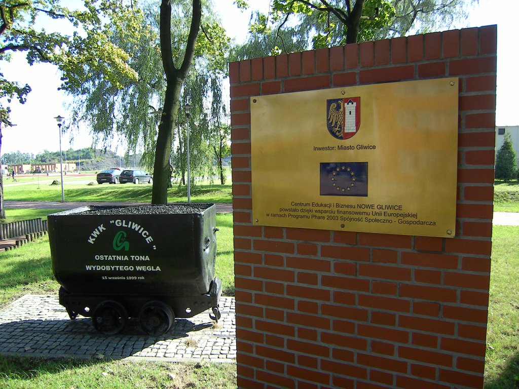 Denkmal der letzten gefrderten Tonne Kohle vom 15. September 1999 an der Grube in Gleiwitz (Gliwice)