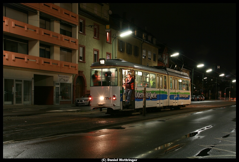 Der 125 auf einer Nachtsonderfahrt vom 27.03. auf den 28.03.10 bei einer Heckfahrschalterfahrt an der Ruthenstrae.