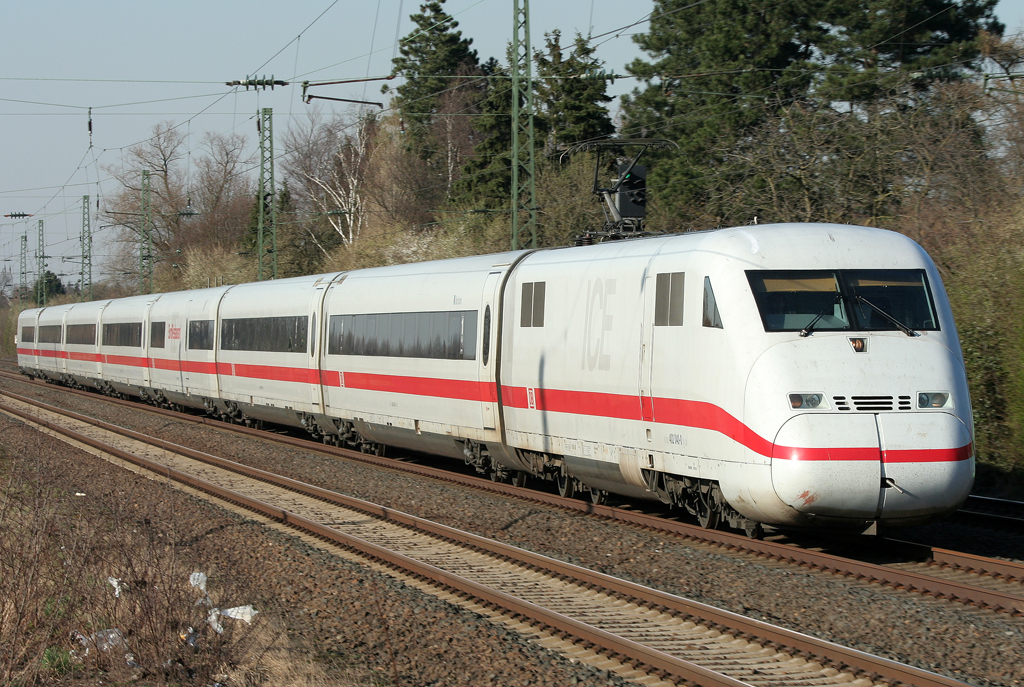 Der 402 040-0 durchf�hrt Angermund am 20.02.2011