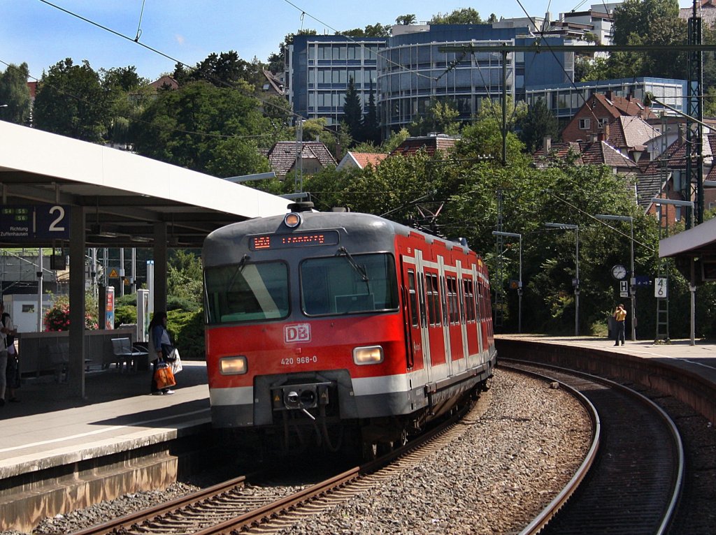Der 420 968 am 01.08.2009 bei der Ausfahrt aus Feuerbach. 