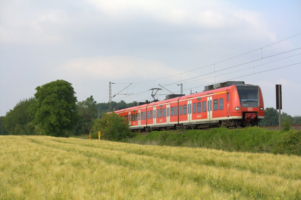 Der 425 038 fuhr am 07.06.2011 durch Kohlscheid.