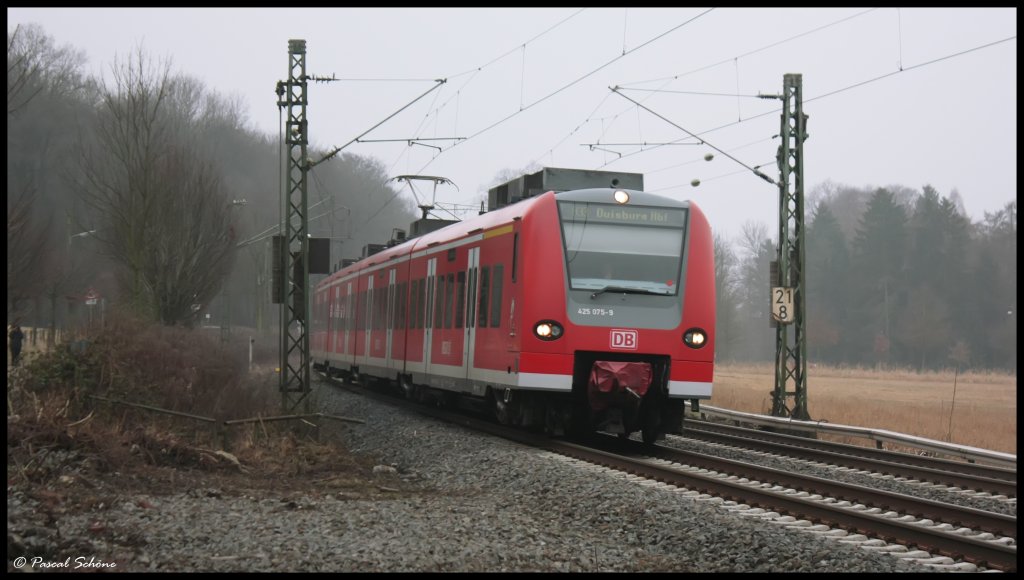 Der 425 075 als RB33 auf der Strecke zwischen Herzogenrath und �bach-Palenberg.
07.02.10 14:55