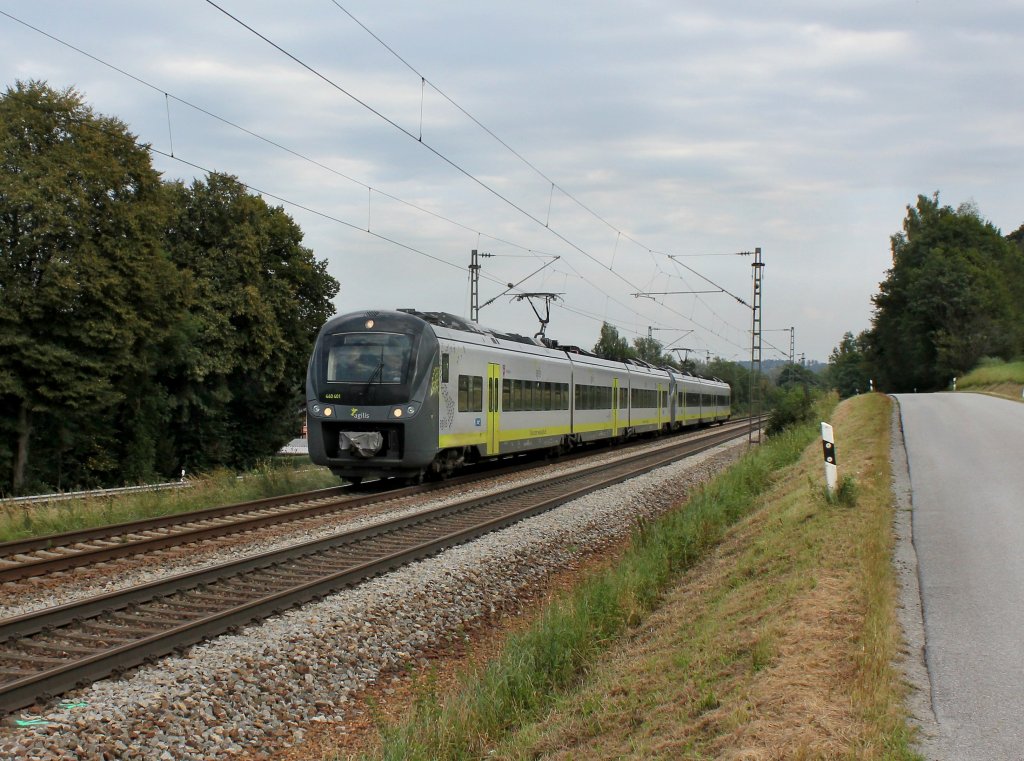 Der 440 401 als Radlzug nach Ulm am 25.08.2012 unterwegs bei Vilshofen.