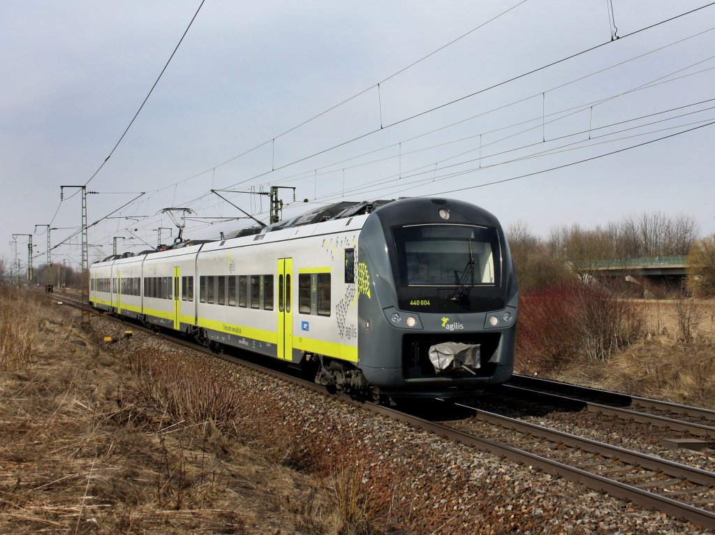 Der 440 604 als Ag nach Plattling am 12.03.2011  unterwegs bei Obertraubling. 