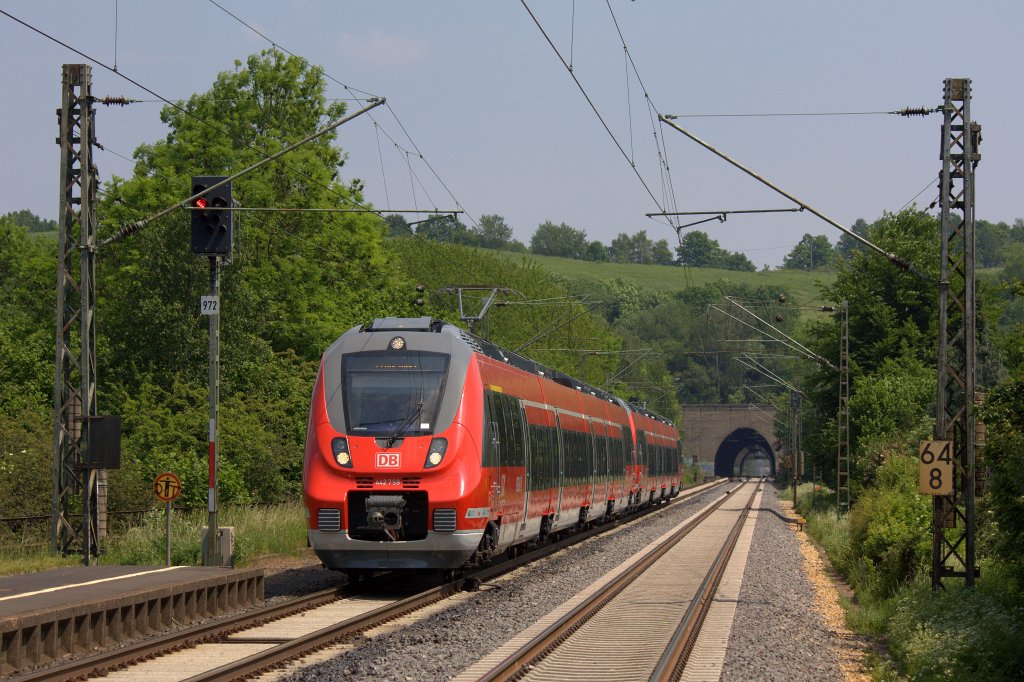 Der 442 259 mit einem weiteren Hamster am 29.05.2012 auf Testfahrt zwischen Kln und Aachen, hier in Eilendorf.