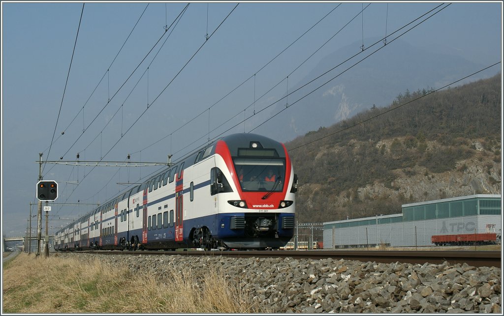 Der 511 001 am 5. Mrz 2011 auf Probefahrt bei Aigle. 
