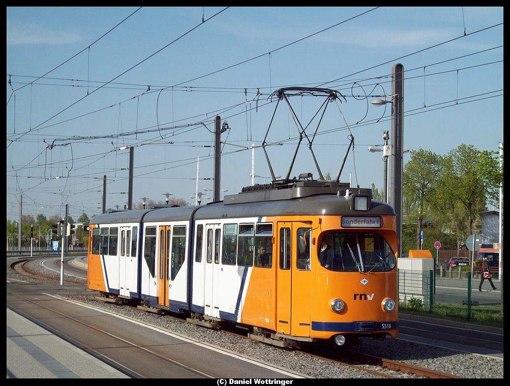 Der 5516 steht in der Ausweiche am Maimarkt. Grund dieser Fahrt war Personalschulung fr den Maimarkt. 22.04.2010