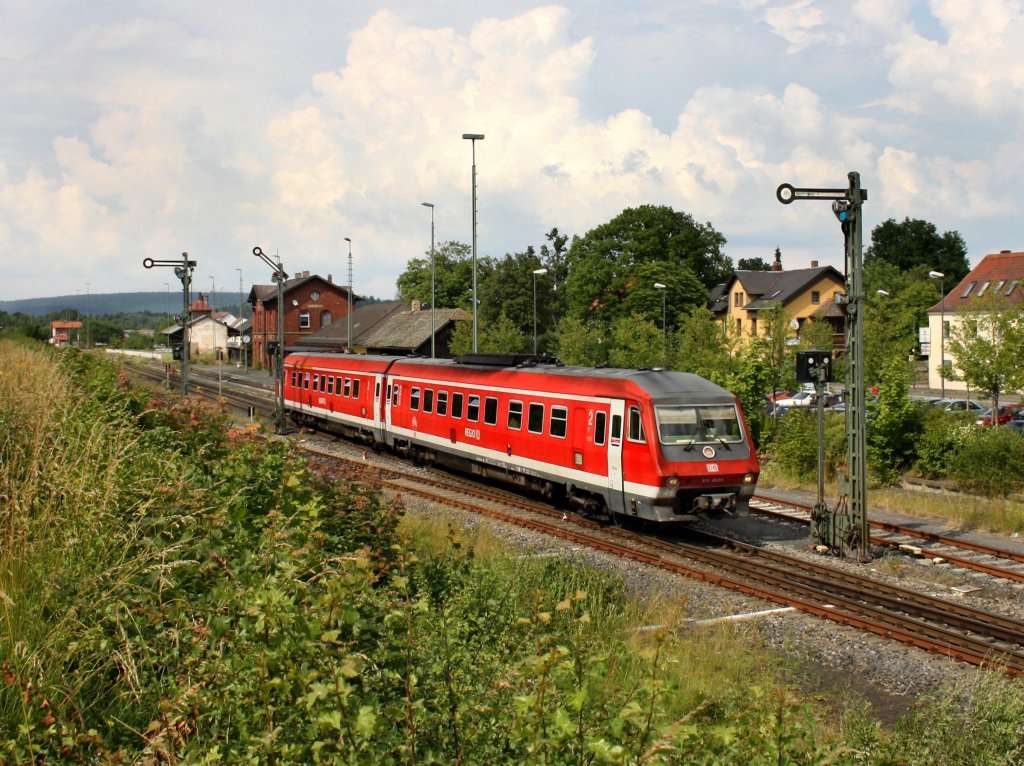 Der 610 003 am 26.06.2009 bei der Ausfahrt aus Vilseck.