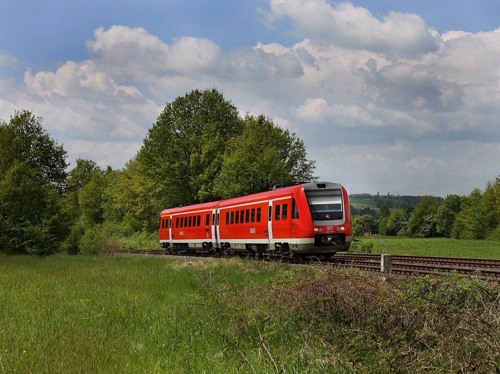 Der 612 657 am 23.05.2010 als RE nach Hof unterwegs auf der Schiefen Ebene. 