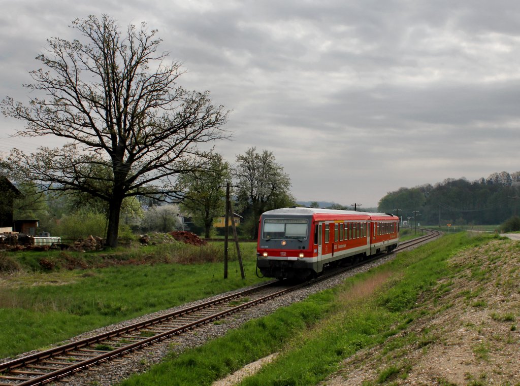 Der 628 558 als RB nach Mhldorf am 27.04.2013 unterwegs bei Schwaibach.