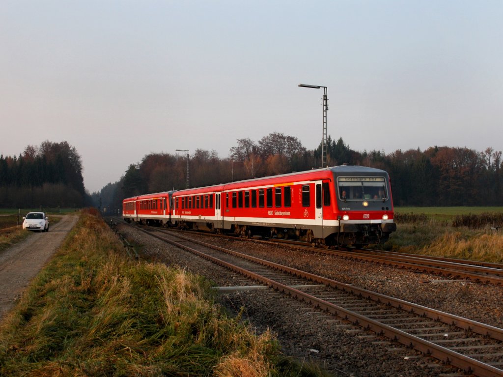 Der 628 585 und ein Weiterer als RB nach Salzburg am 11.11.2011 bei der Einfahrt in Tling.