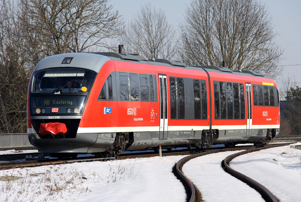 Der 642 090 mit der RB von Landsberg in Kaufering am 04.03.2013