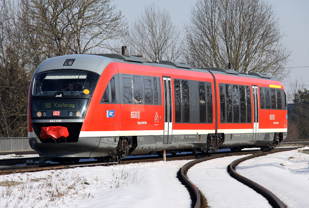 Der 642 090 mit der RB von Landsberg in Kaufering am 04.03.2013