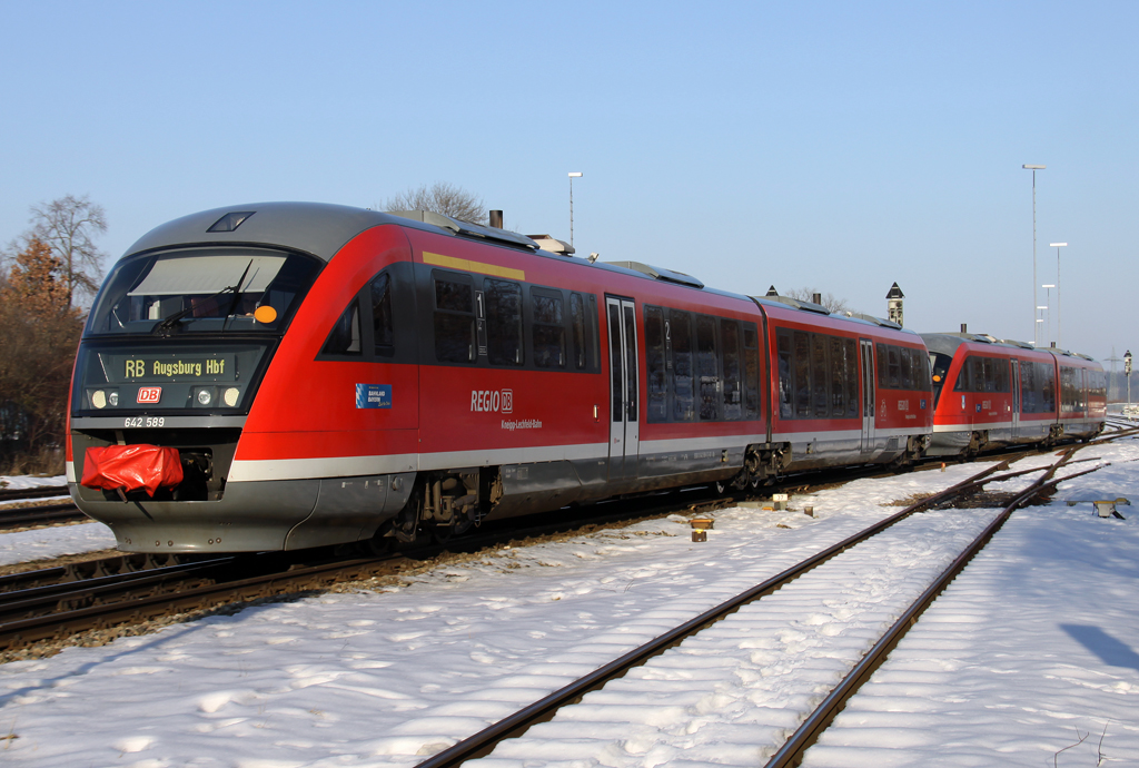 Der 642 589 in DT als RB von Landsberg nach Augsburg in Kaufering am 04.03.2013