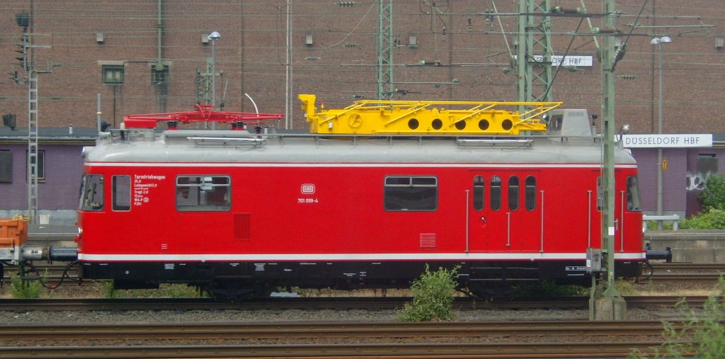 Der 701 099-4 stand am 03.07.2009 in Dsseldorf Hbf. Aus dem RE1 raus Fotographiert.