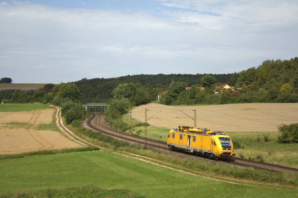 Der 711 105-7 fuhr am 11.08.2011 durch Edlhausen.