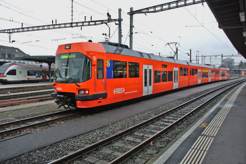Der ABe 4/12 71 steht in Solothurn auf Gleis 8 und wird gleich ins Depot gestellt, 10.01.2013.