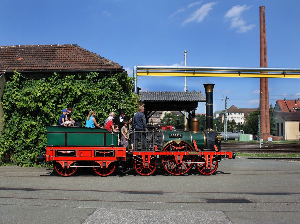 Der Adler bei Pendelfahrten am 21.08.2010 in Nrnberg Gostenhof beim Jubilum 175 Jahre Deutsche Eisenbahn.

