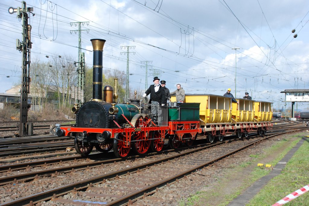 Der Adlerzug in Koblenz fhrt Eisenbahnfans spazieren. Das Foto enstand am 5.04.2010