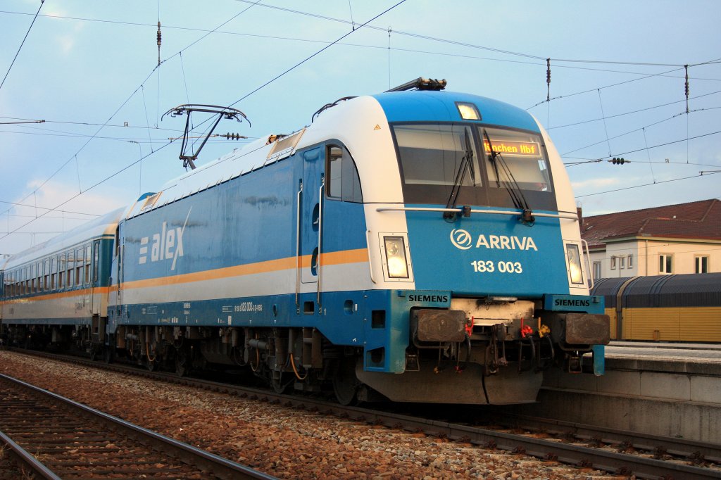 Der ALEX nach Mnchen Hbf gezogen von der 183 003 am 20.01.11. Sichtung in Landshut (Bay)