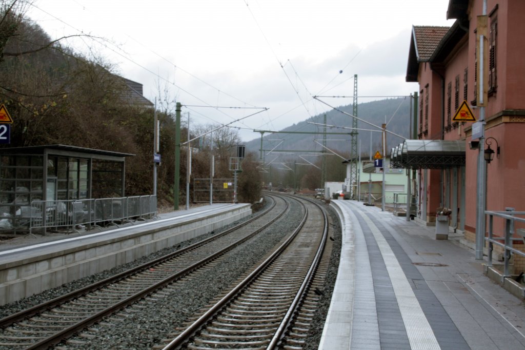 Der Bahnhof Bammental nach dem S-Bahn Umbau mit Blickrichtung Norden am 8.12.09.