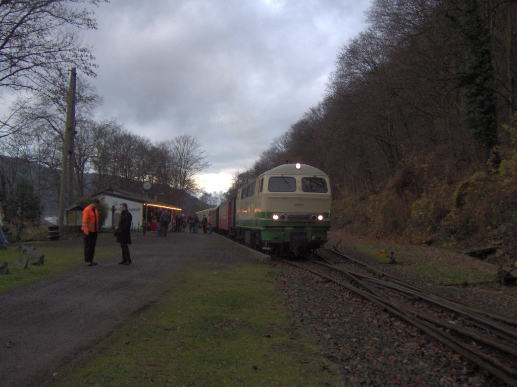 Der Bahnhof Brohl mit einem Vulkan-Express.
