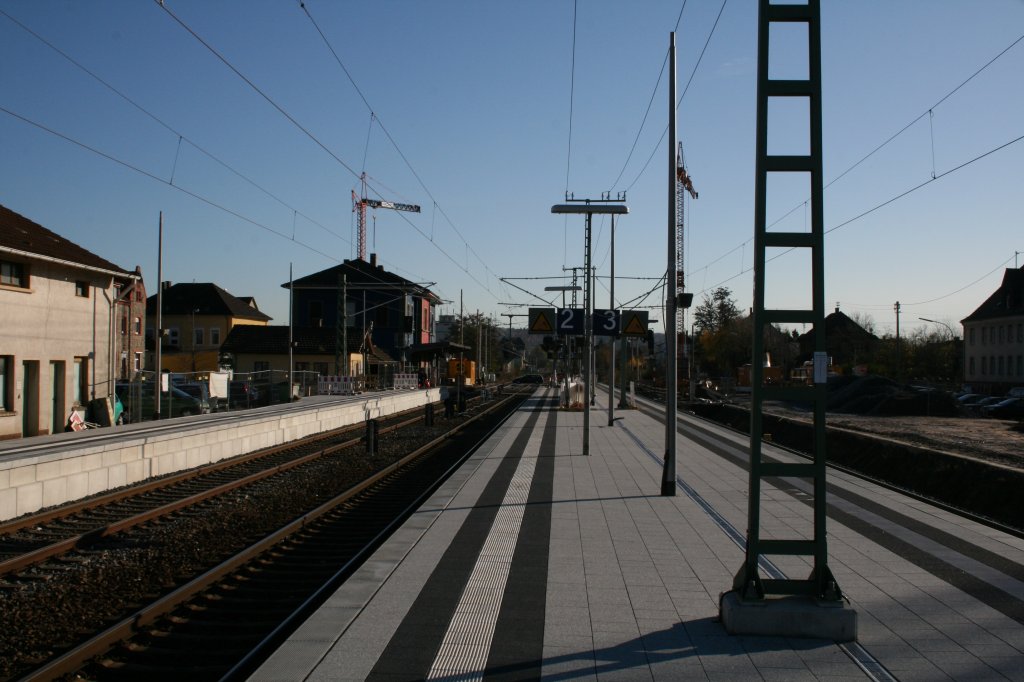 Der Bahnhof Meckesheim nach seinem Umbau fr die S-Bahn. Ab dem 13. Dezember (2009) fhrt hier die S-Bahn Rhein-Neckar. Bild aufgenommen am 19.11.09.