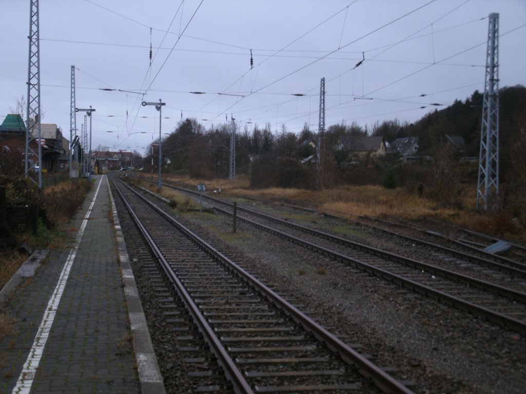 Der Bahnhof Sassnitz mit den einzigen beiden genutzen Gleise am 02.Dezember 2011.Der alte Lokschuppen,der einige Jahre als Ruine,stand ist abgerissen. 