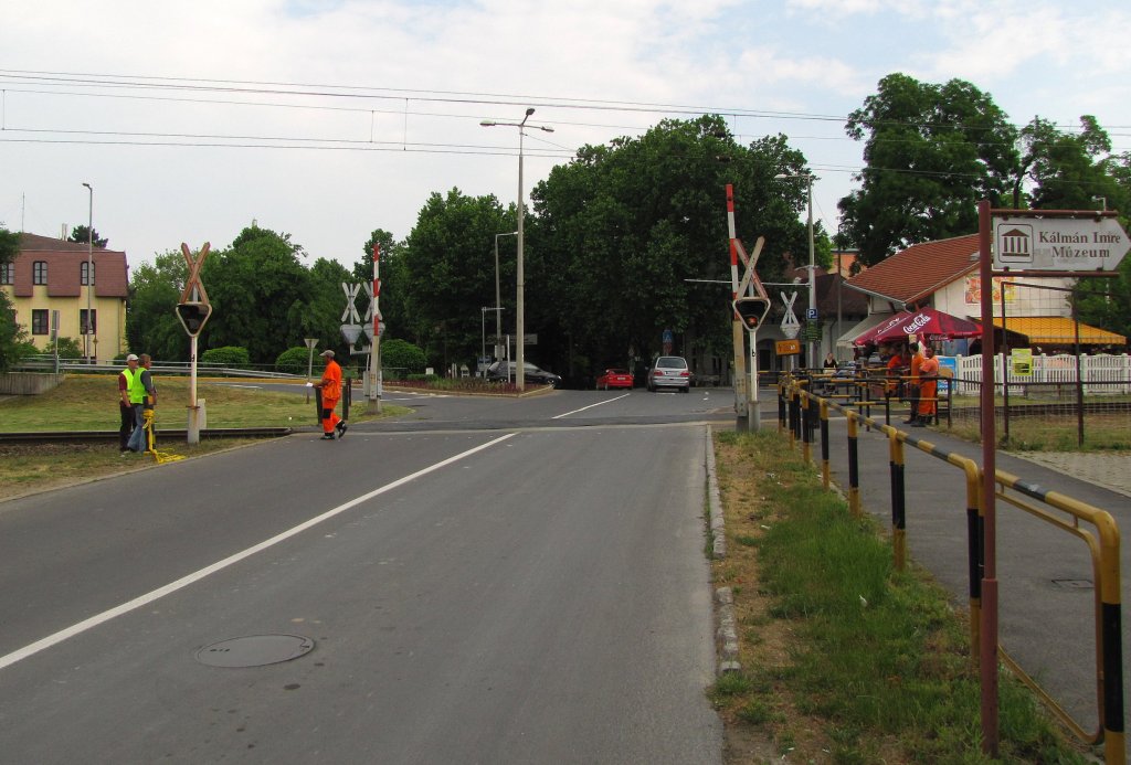 Der Bahnbergang in der Si utca in Sifok; 02.06.2011