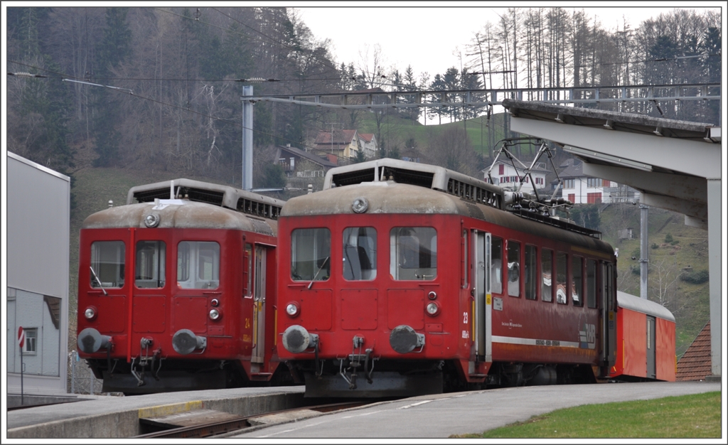 Der BDeh 3/6 ist wieder mal in der Werksttte und so kommen wieder die zwei ABDeh 2/4 23 und 24 zum Zug. Heiden (30.03.2011)
