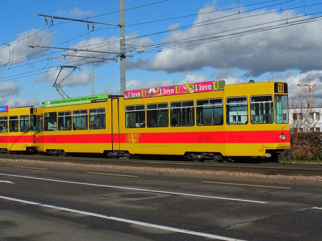 Der Be 4/6 231 war der Musterwagen fr den neuen Snfte-Teil und wurde so zum Be 4/8. Jetzt wurde der Wagen wieder zum Be 4/6 zurckgebaut. Die Aufnahme stammt vom 30.12.2012.