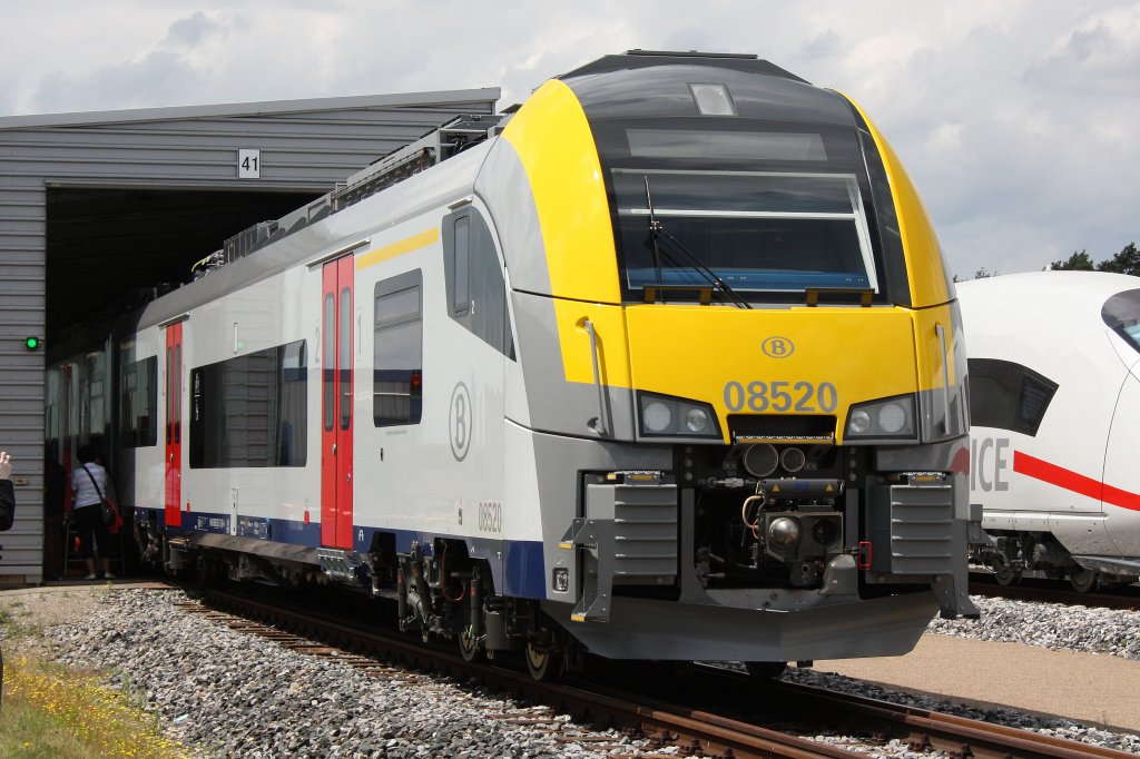 Der Belgische 08520 am 1.7.12 in Wegberg-Wildenrath beim Tag der offenen T�r.