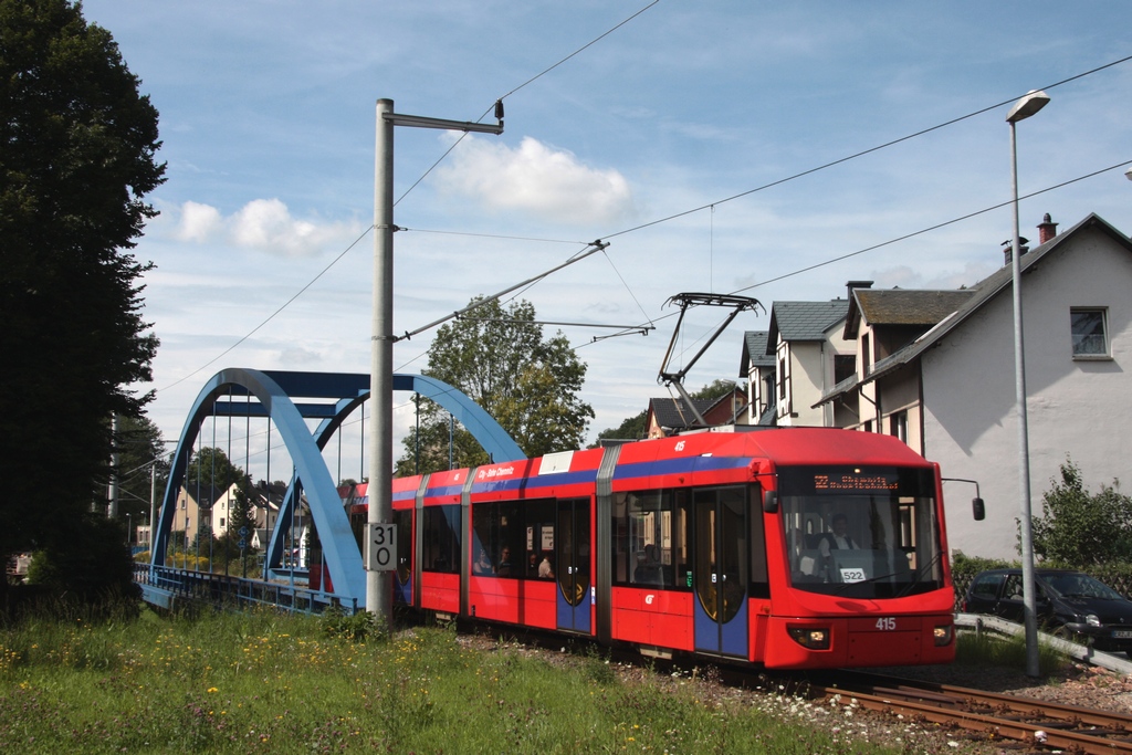 Der CVAG 415, als 56026 (Stollberg - Chemnitz Hbf), am 14.08.2011 in Chemnitz-Harthau. 