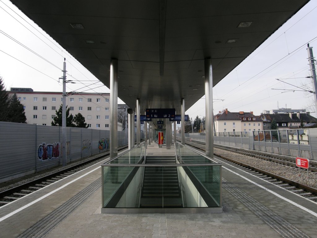 Der im Dezember 2009 in Betrieb genommene S-Bahn Halt Salzburg Mlln-Altstadt