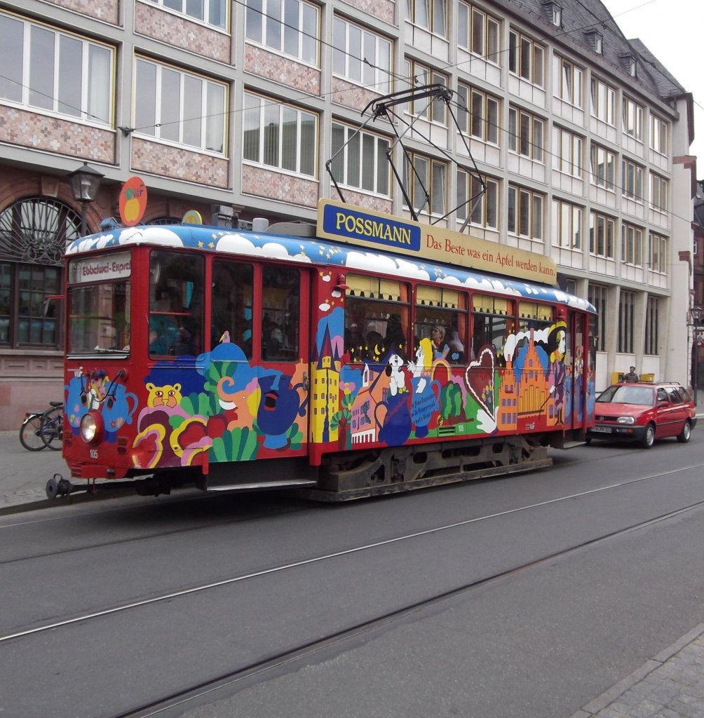 Der  Ebbelwei-Express  gesehen am 29.04.2011 in Frankfurt Main.